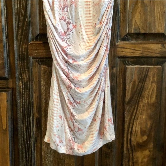 Isabella Oliver - Print Jersey Maternity Dress - Picture 7 of 8